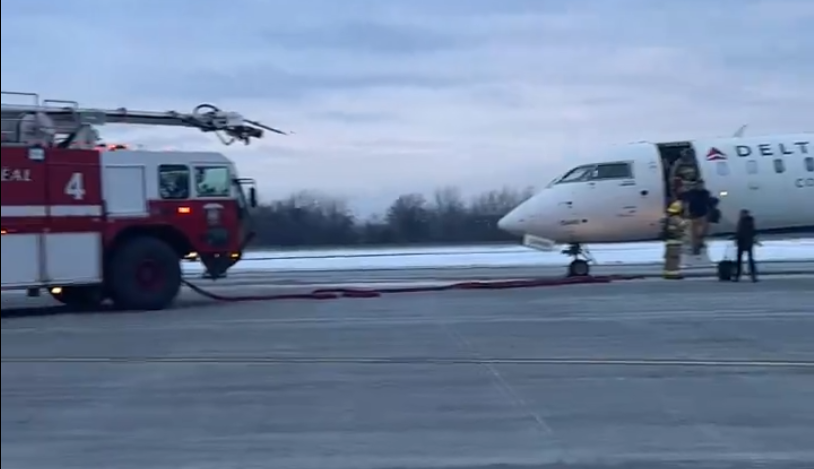 Delta Connection CRJ Evacuates on Runway in Montréal