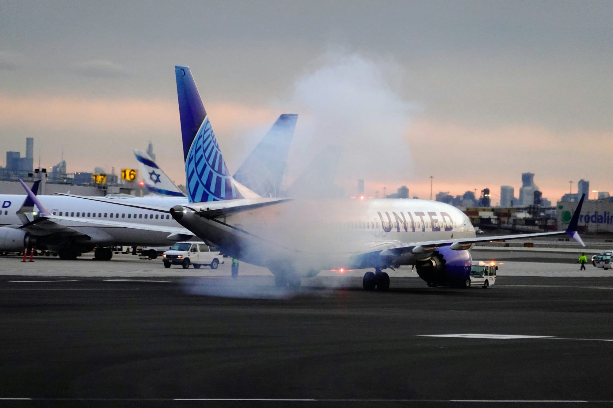 Is the Boeing 737 Past its Prime? Time to Retire a Legacy?
