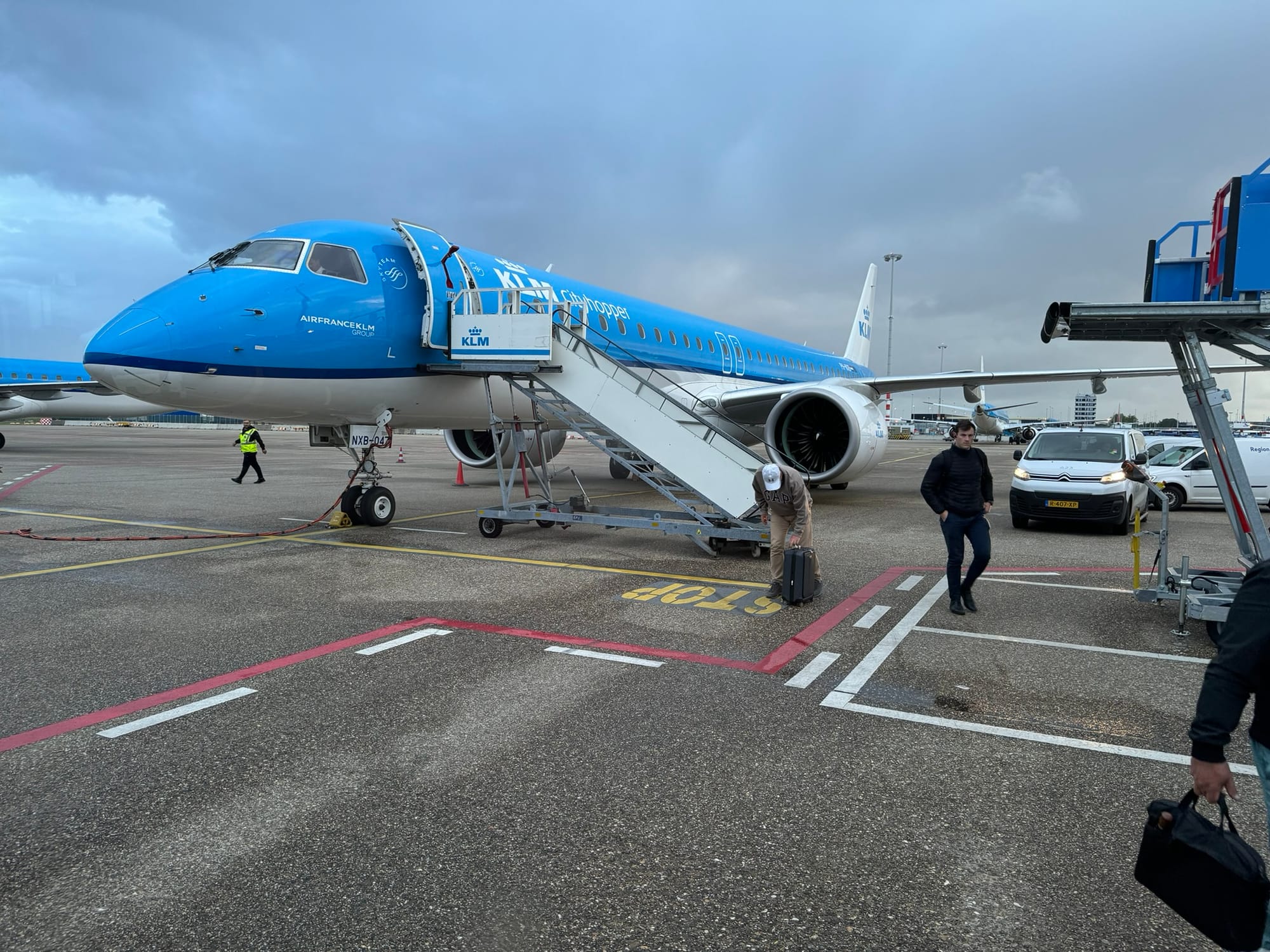 Review: KLM Cityhopper European Business Class E195-E2 (LHR-AMS)