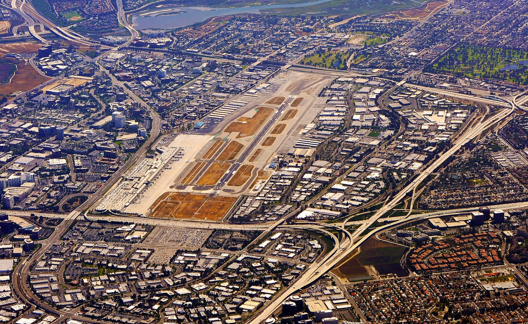 John Wayne Airport Curfew: Balancing Noise Control and Community Outrage
